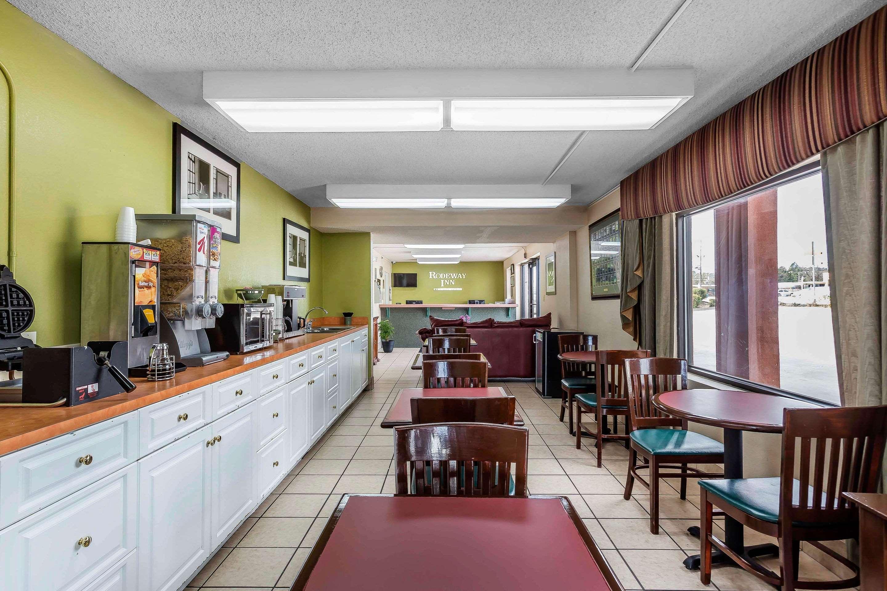 Rodeway Inn Augusta Bagian luar foto