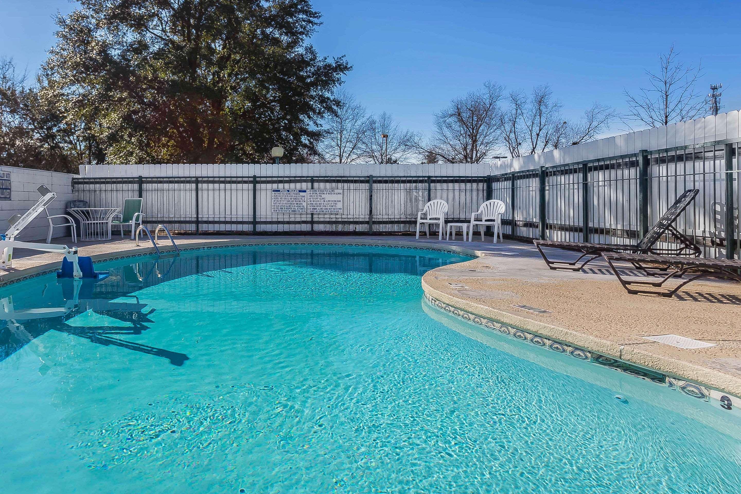 Rodeway Inn Augusta Bagian luar foto